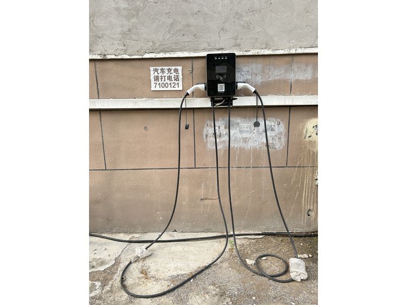 新乡物业新荣小充电桩