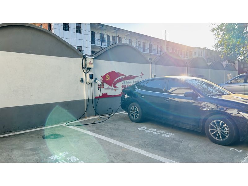 新乡物业建设中路充电站