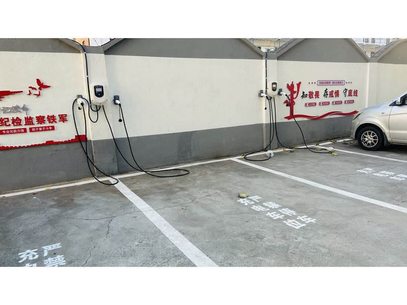 新乡物业建设中路充电站