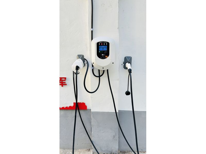 新乡物业建设中路充电站