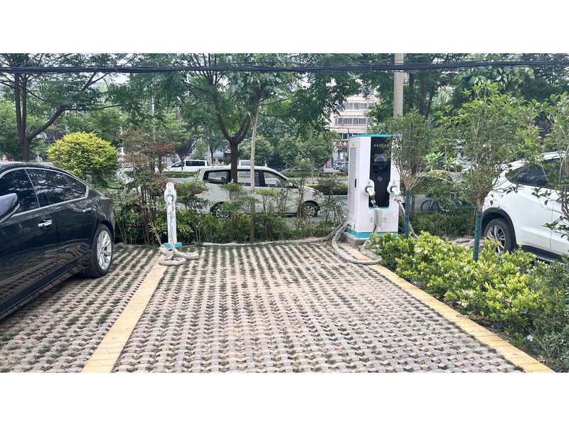 人民西路绿港景城充电桩