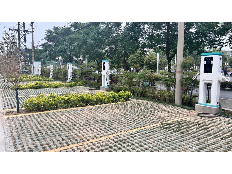 人民西路绿港景城充电桩