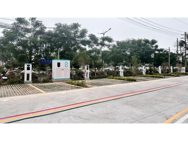 人民西路绿港景城充电桩