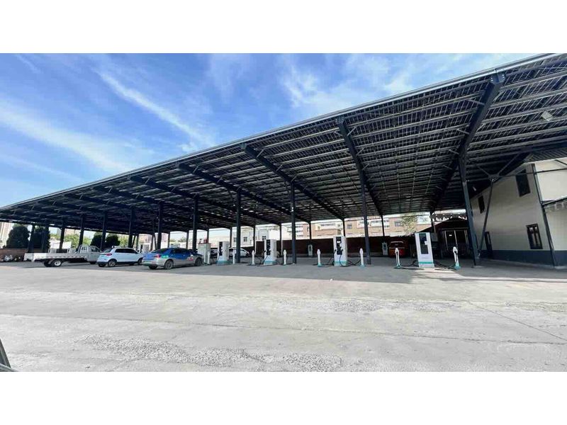 古龙超级快充站