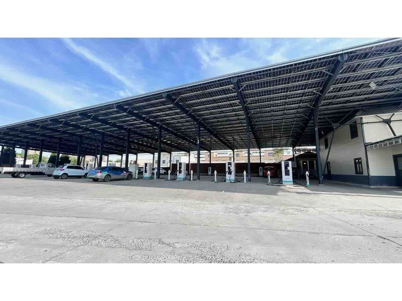 古龙超级快充站