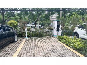 人民西路绿港景城充电桩